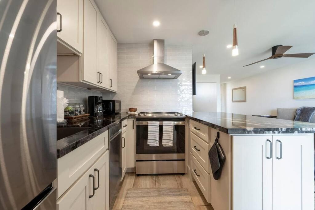 Апартаменты Hale Ono Loa 403- Top Floor, Ocean View, & Complete Modern Remodel Кахана Экстерьер фото